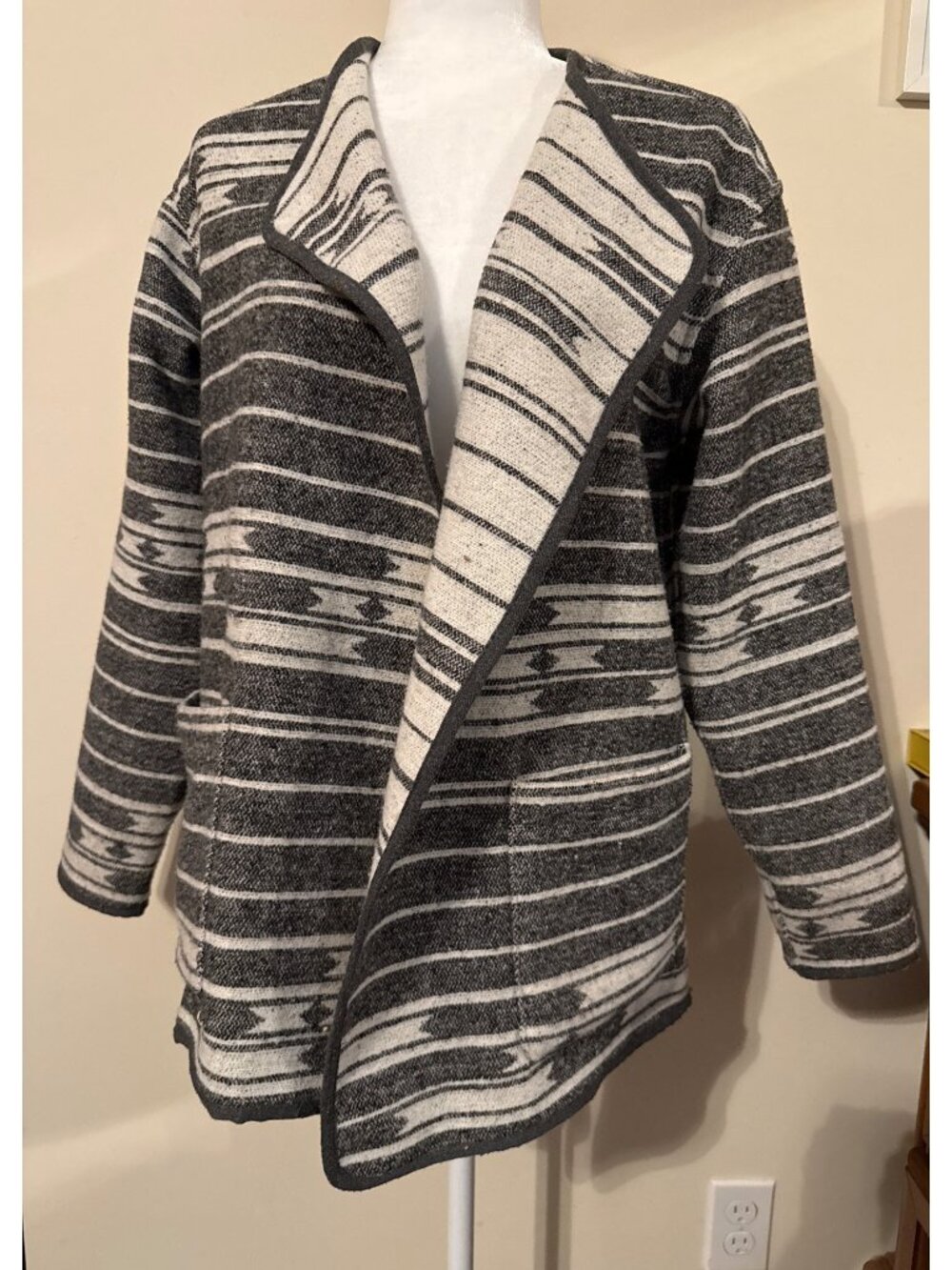 Marine Layer Mariella Aztec Black and White Reversible Jacket Sz Small